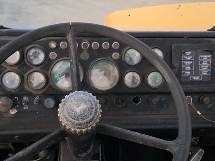 1984-deere-762a-image-58