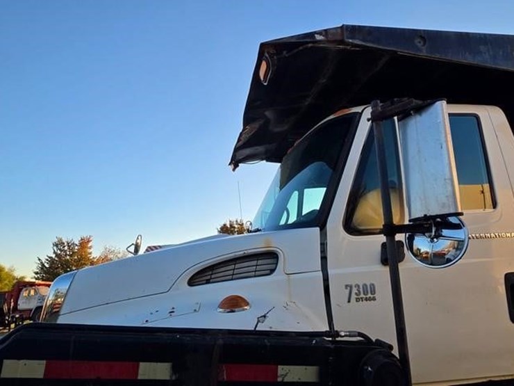 2006-international-durastar-4300-image-10