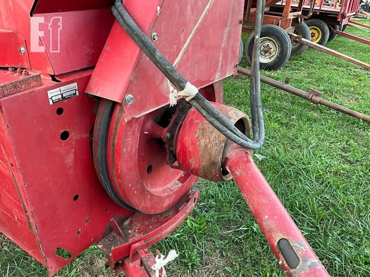 new-holland-hayliner-273-image-19