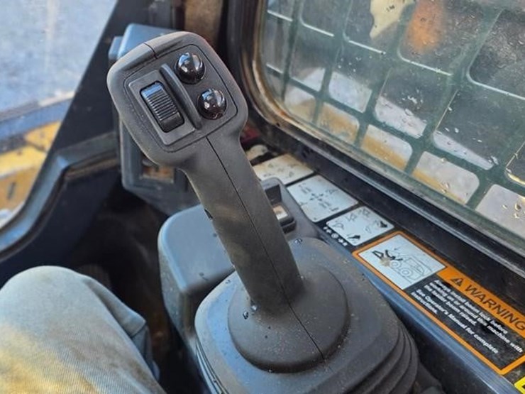 2018-deere-331g-image-48