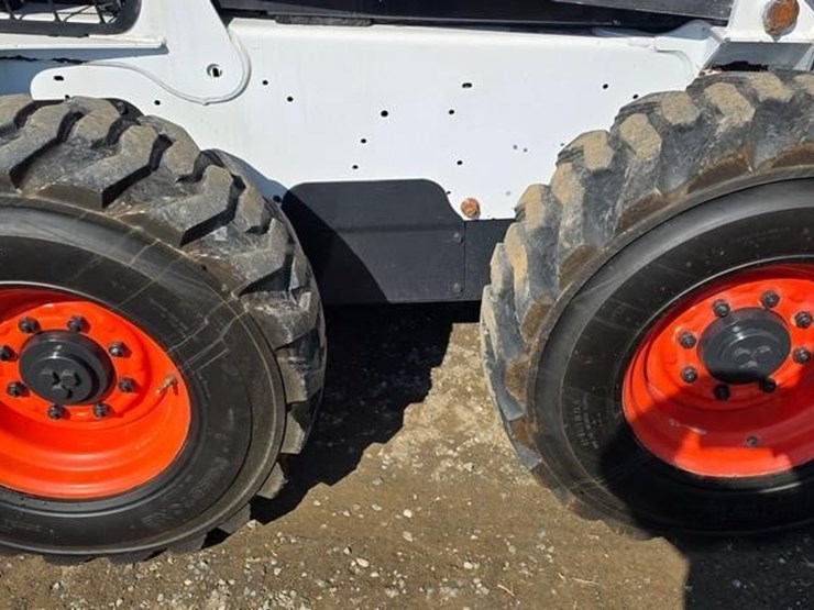 2016-bobcat-s650-image-11