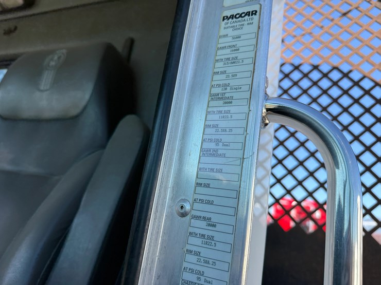 2020-kenworth-t370-image-16