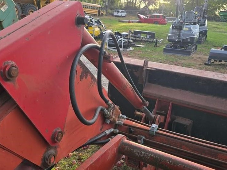 case-ih-l300-image-7