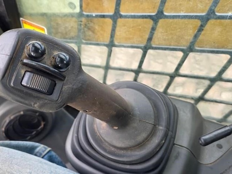 2019-caterpillar-299d2-xhp-image-53