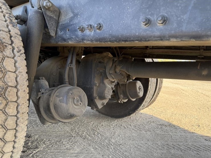 2019-freightliner-m2-dump-truck-image-35