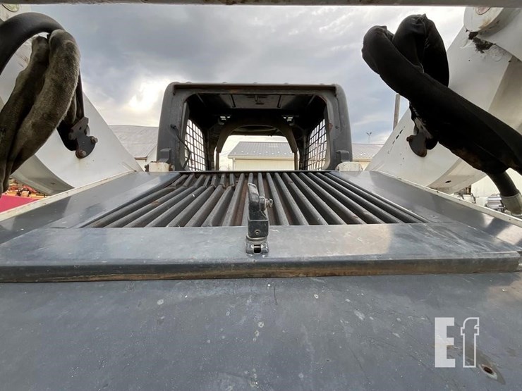 2010-bobcat-t650-image-21