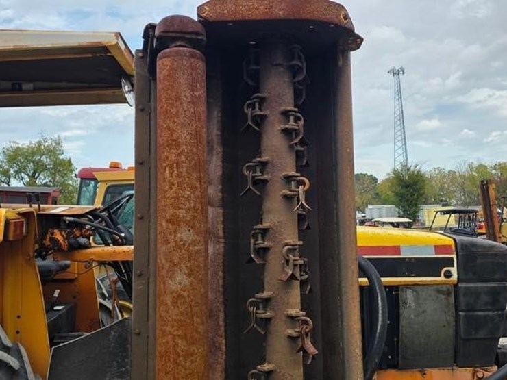 new-holland-6640-image-10