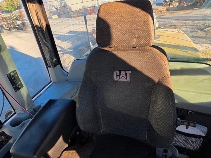 2015-caterpillar-938m-image-74