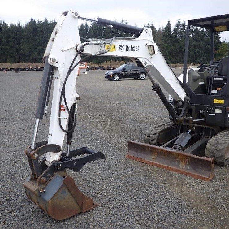 2019 BOBCAT E32i