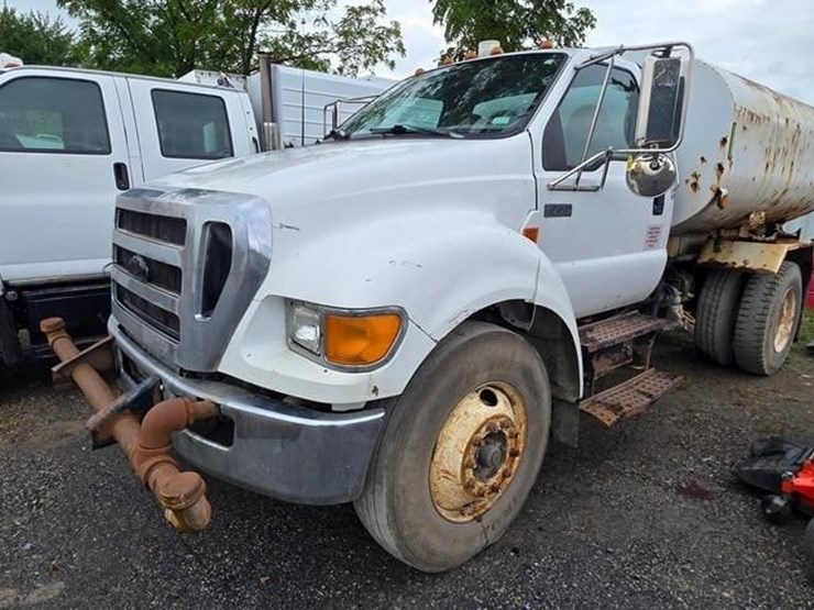 2006-ford-f750-sd-image-1
