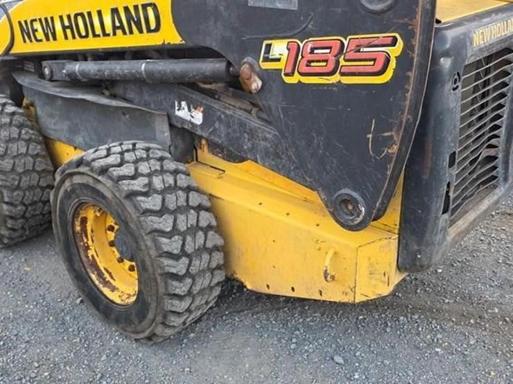 2007-new-holland-l185-image-18