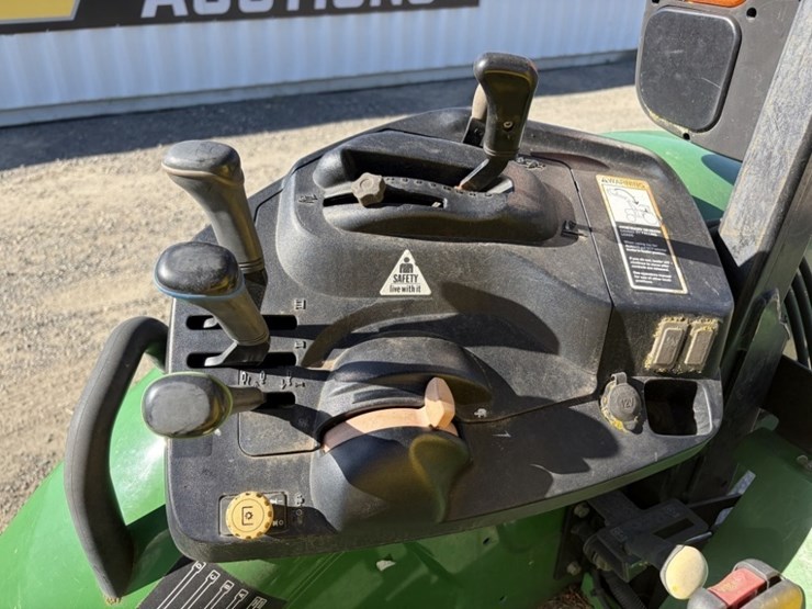 2013-john-deere-5085m-image-21