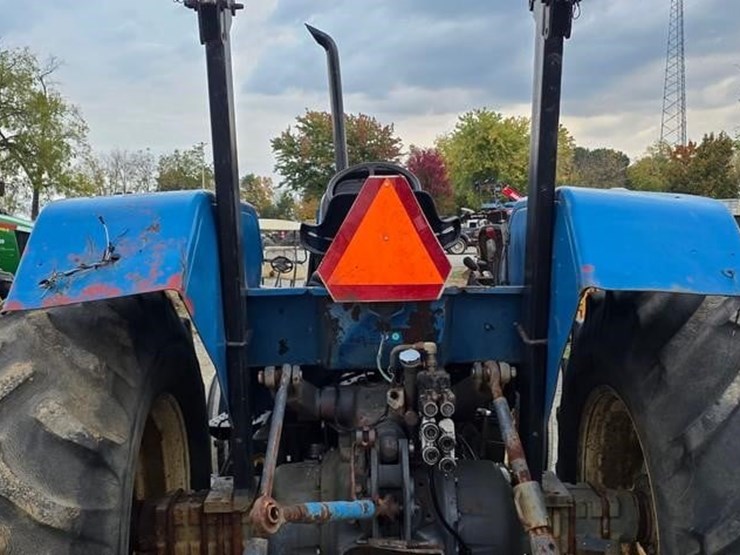 new-holland-ts110-image-19