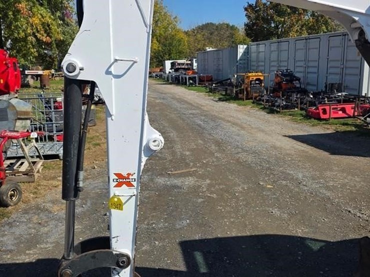 2016-bobcat-e35-image-9