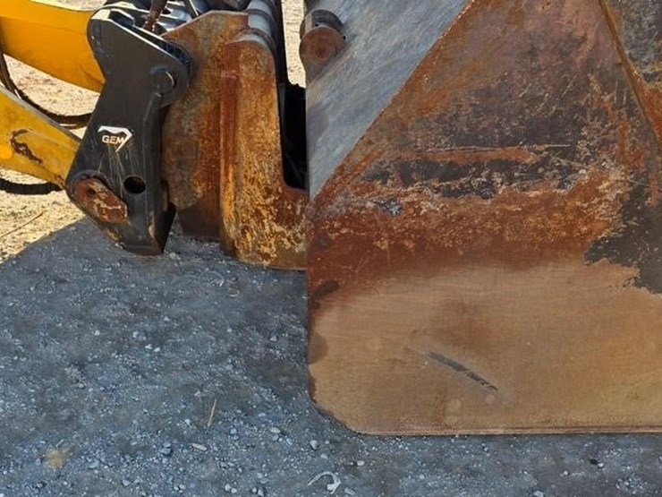 2015-caterpillar-938m-image-51