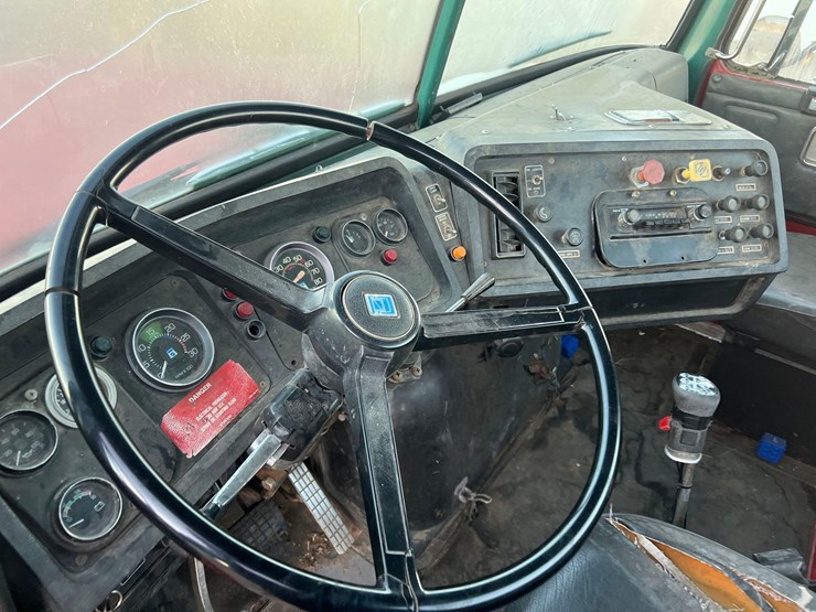 1989-white-gmc-day-cab-image-14