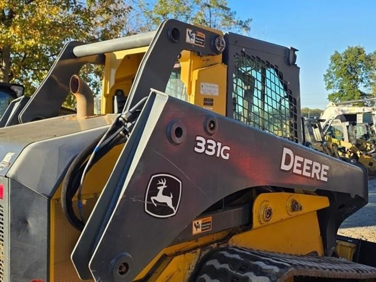 2018-deere-331g-image-19