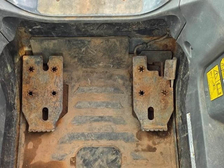 2021-bobcat-t76-image-50