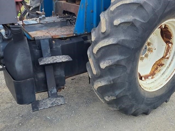 new-holland-ts110-image-27