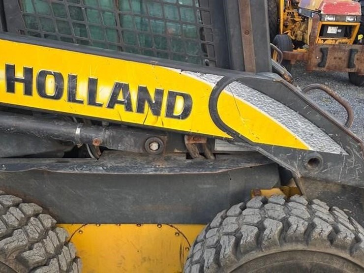 2007-new-holland-l185-image-9