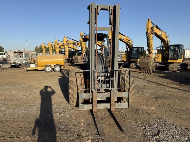 2019-case-588h-rough-terrain-forklift-image-14