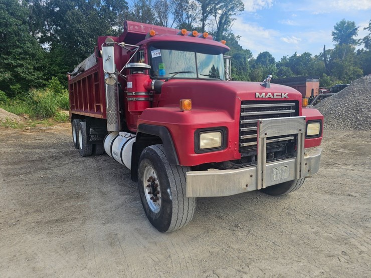 #15804-•-1998-mack-rd688s-dump-truck-image-39
