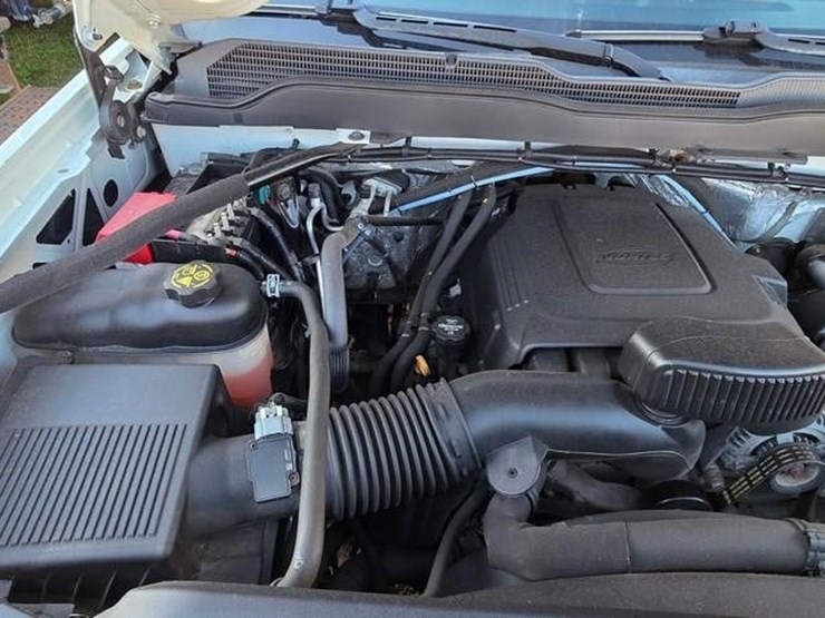 2015-chevrolet-silverado-3500hd-image-42