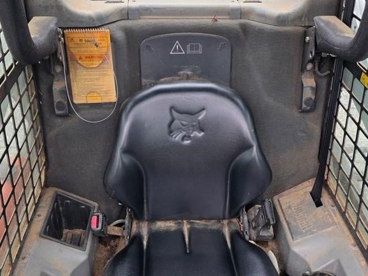 2012-bobcat-s650-image-47
