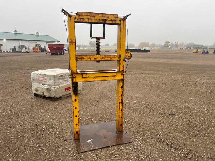 hydraulic-press-image-2