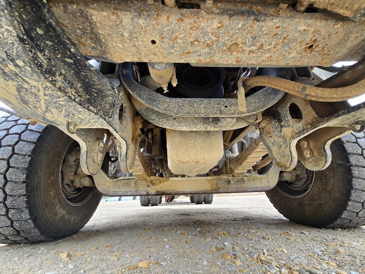 2012-caterpillar-ct660-image-58