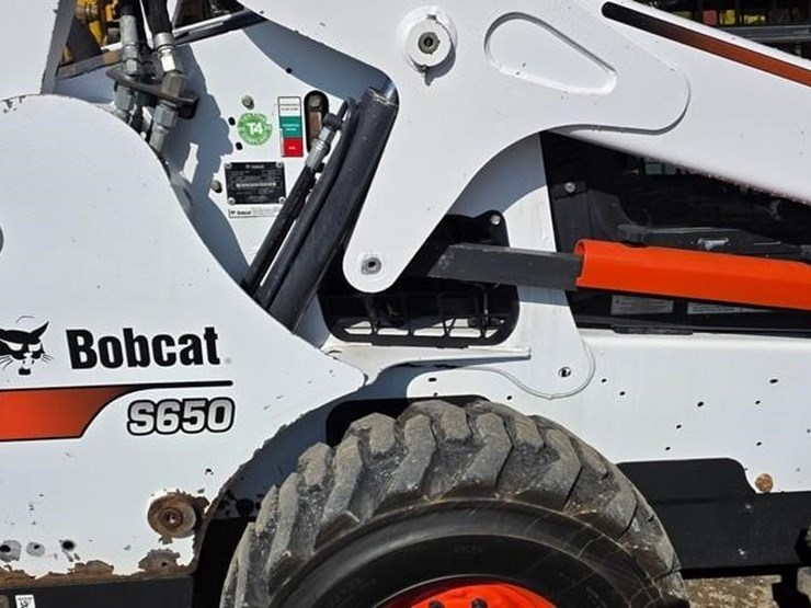 2016-bobcat-s650-image-15