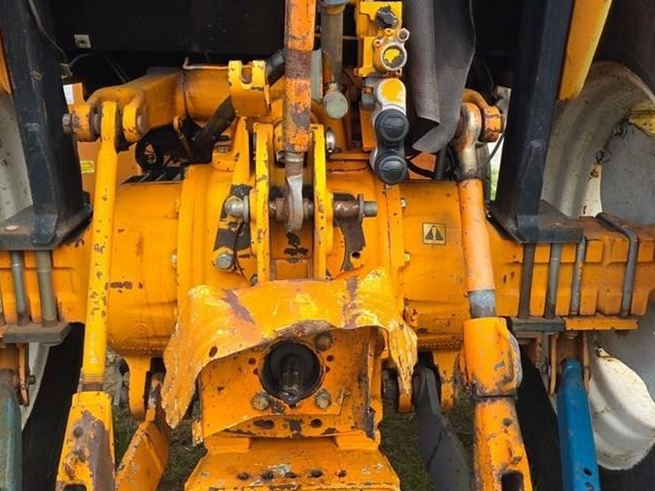 new-holland-6640-image-20