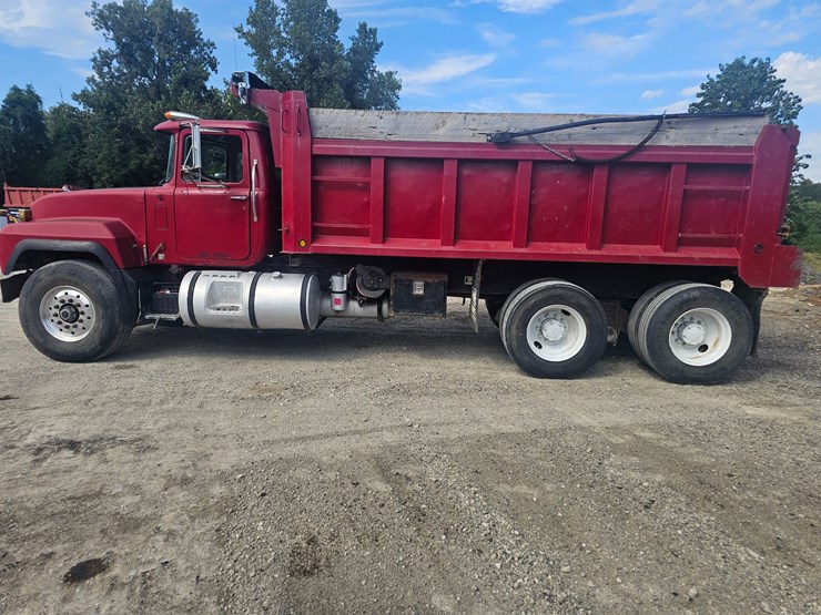 #15804-•-1998-mack-rd688s-dump-truck-image-11