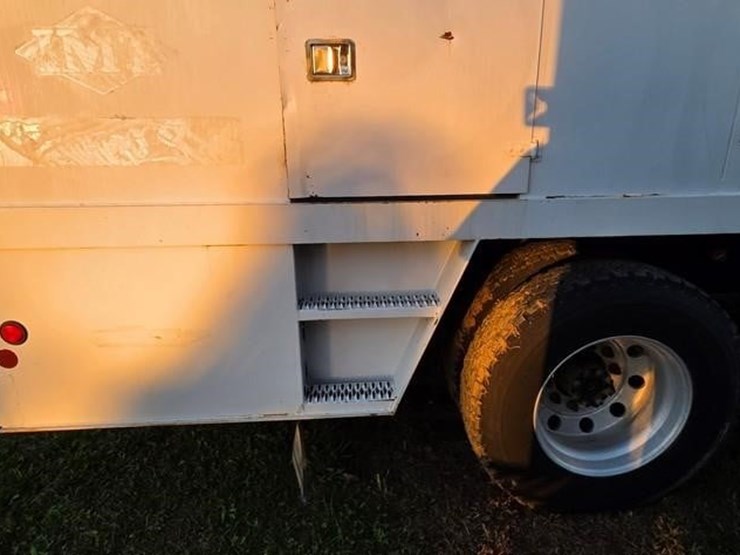 2006-ford-f750-sd-image-32