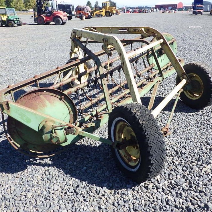 JOHN DEERE 640