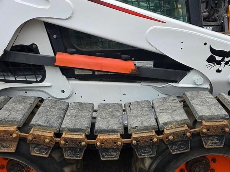 2012-bobcat-s650-image-12