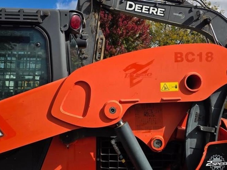 2019-kubota-ssv75-image-16