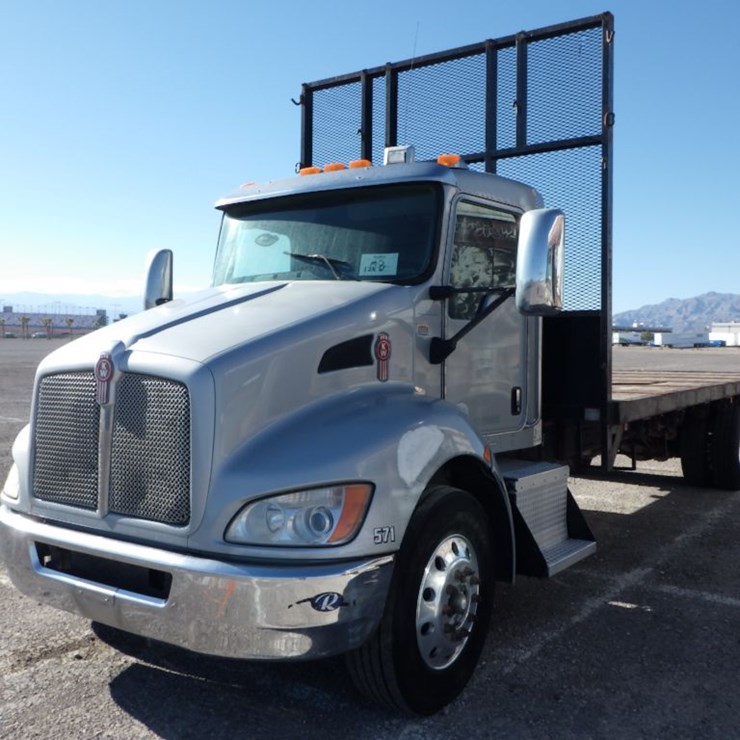 2012 KENWORTH T270
