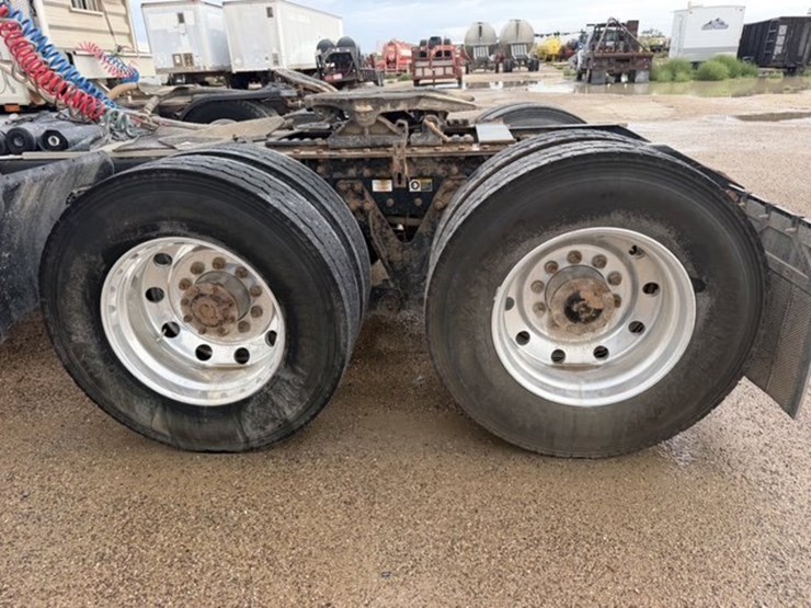 2018-kenworth-t800-image-8