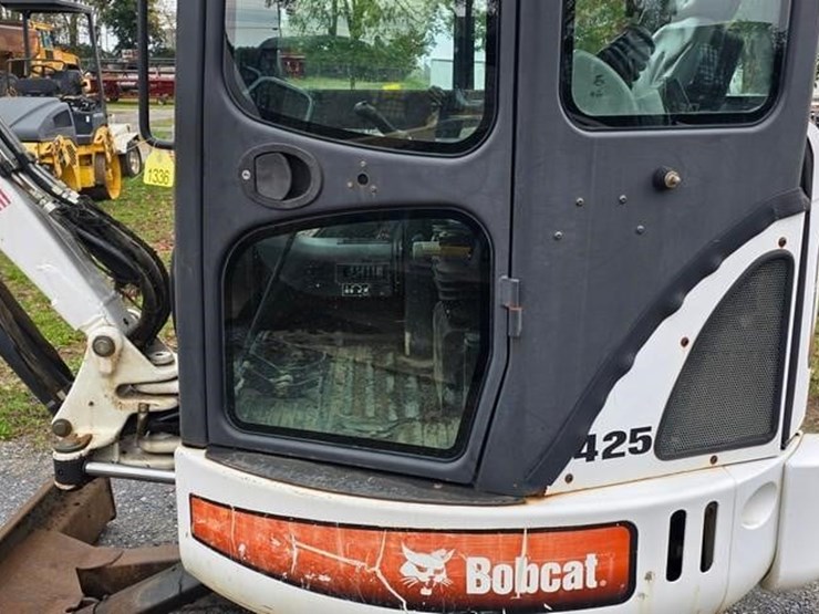 2009-bobcat-425-image-15