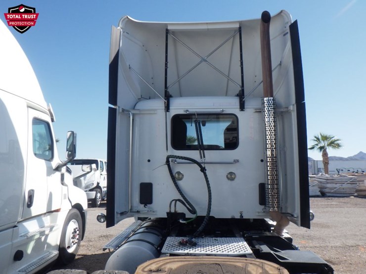 2020-kenworth-t680-image-10