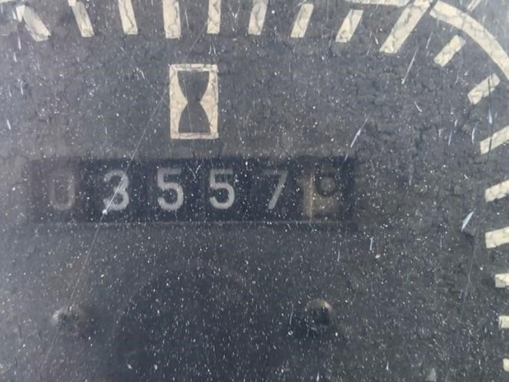 new-holland-6640-image-47