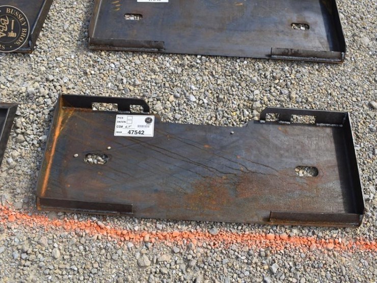 kit-containers-skid-steer-weld-on-attachment-plate-47542-image-1