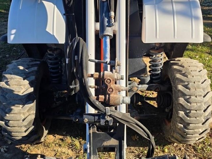 2010-bobcat-toolcat-5600-image-37