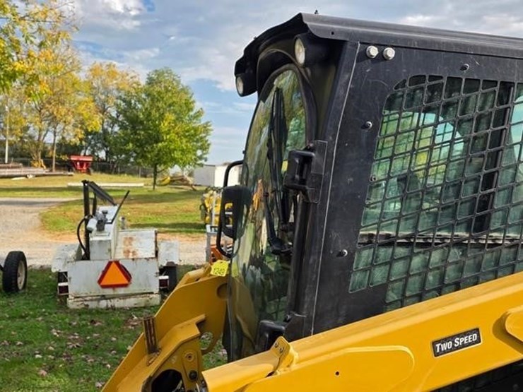 2019-caterpillar-259d3-image-33
