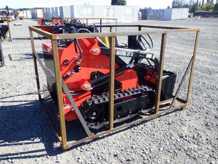 2026-agt-lrt23-skid-steer-tracked-loader-image-3