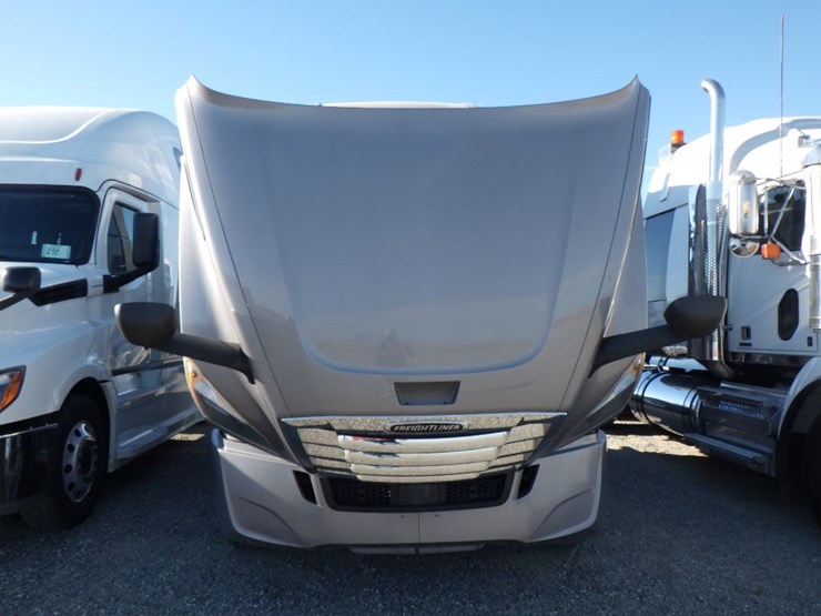 2019-freightliner-cascadia-126-image-24