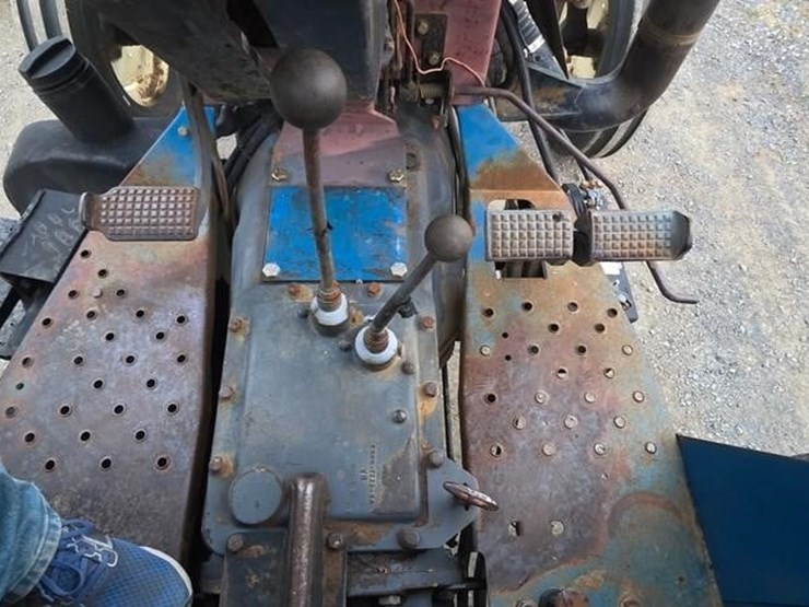 new-holland-ts110-image-48