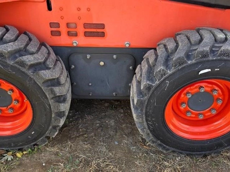 2019-kubota-ssv75-image-26