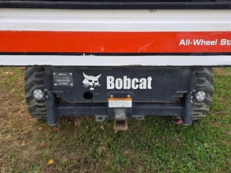 2003-bobcat-toolcat-5600-image-18